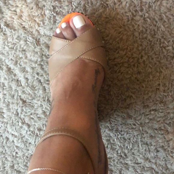 Wedge Sandal - Picture 2 of 4